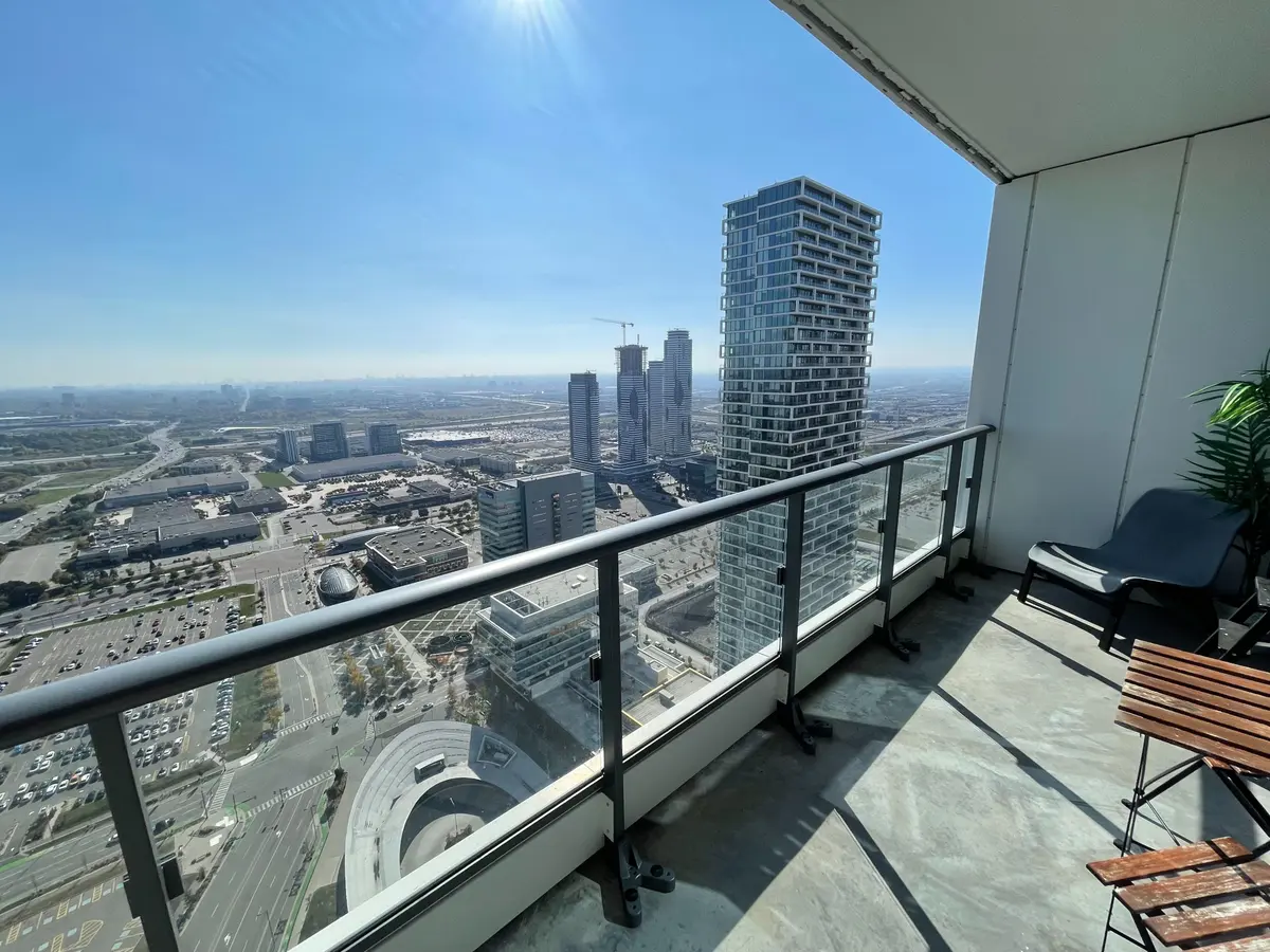 950 Portage Pkwy #5007, Vaughan, ON L4K 0J7