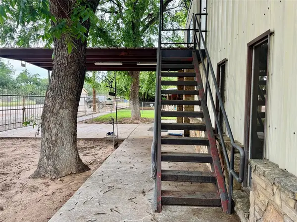 321 N West Street, Buffalo Gap, TX 79508