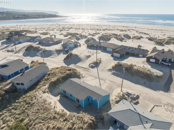 Waldport, OR 97394,105 NW OCEANIA DR