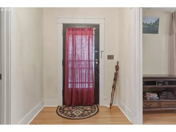 Rainier, OR 97048,706 W B St.