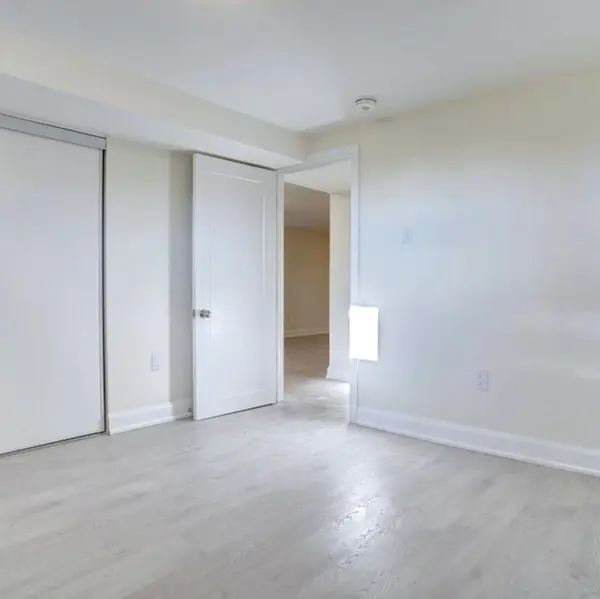 740 Breezy DR #Bsmt, Pickering, ON L1W 2X7