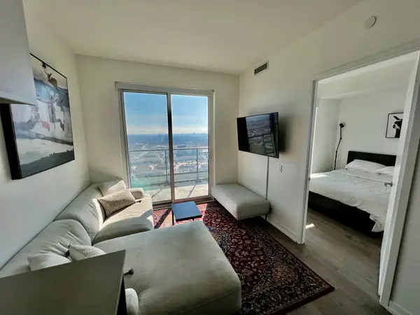 950 Portage Pkwy #5007, Vaughan, ON L4K 0J7