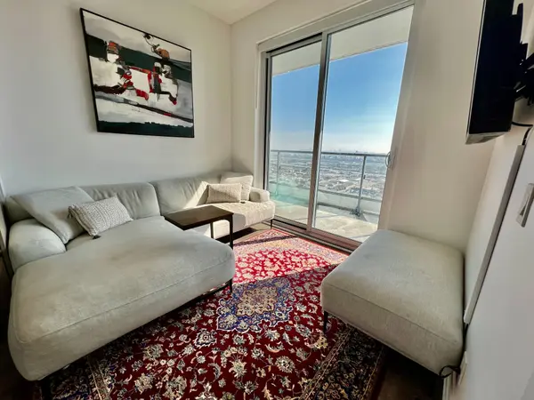 950 Portage Pkwy #5007, Vaughan, ON L4K 0J7