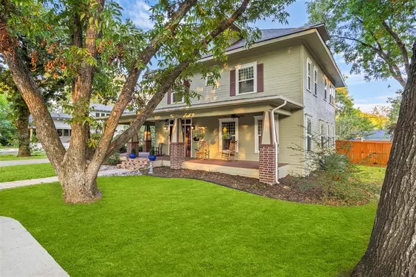 Waxahachie, TX 75165,114 E University Avenue