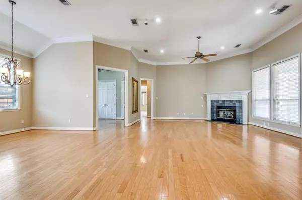 Fort Worth, TX 76116,1008 Gabriel Lane