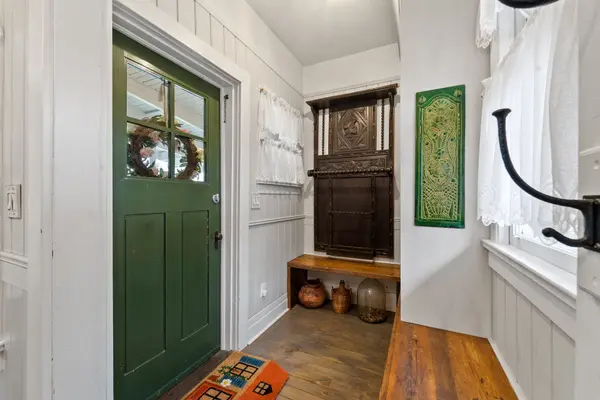 227 Green ST, Burlington, ON L7R 0B1