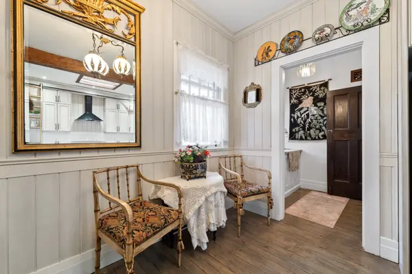 227 Green ST, Burlington, ON L7R 0B1