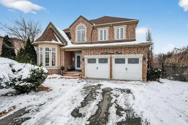 39 Pinebrook CIR, Caledon, ON L7C 1C4