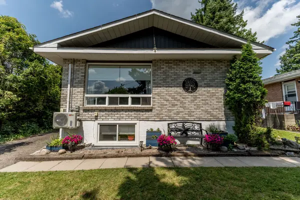 38 Susan ST W, Huntsville, ON P1H 1X2