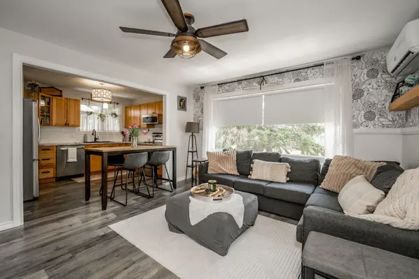 38 Susan ST W, Huntsville, ON P1H 1X2