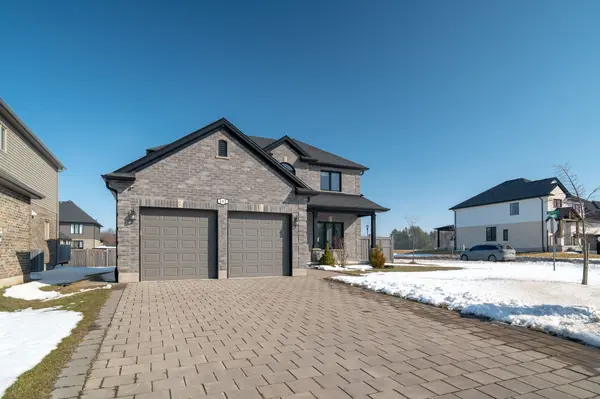 102 Timberwalk TRL, Middlesex Centre, ON N0M 2A0