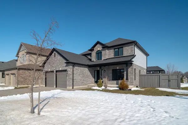 102 Timberwalk TRL, Middlesex Centre, ON N0M 2A0