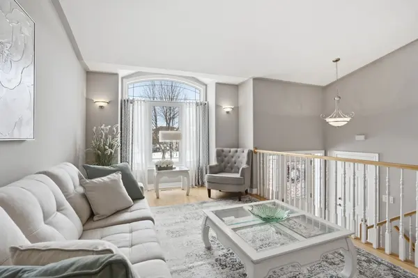 136 Courtney CRES, Welland, ON L3C 7H8