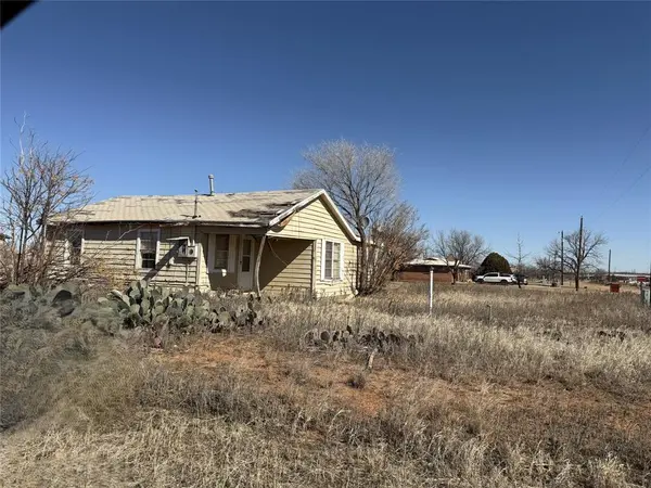 386 County Road 812, Sylvester, TX 79560