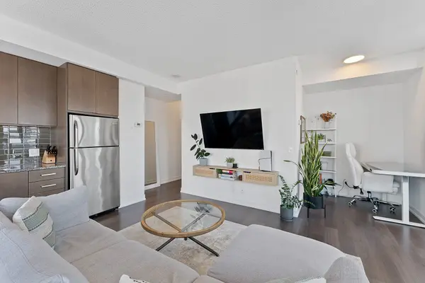 89 Dunfield AVE #1702, Toronto C10, ON M4S 0A4