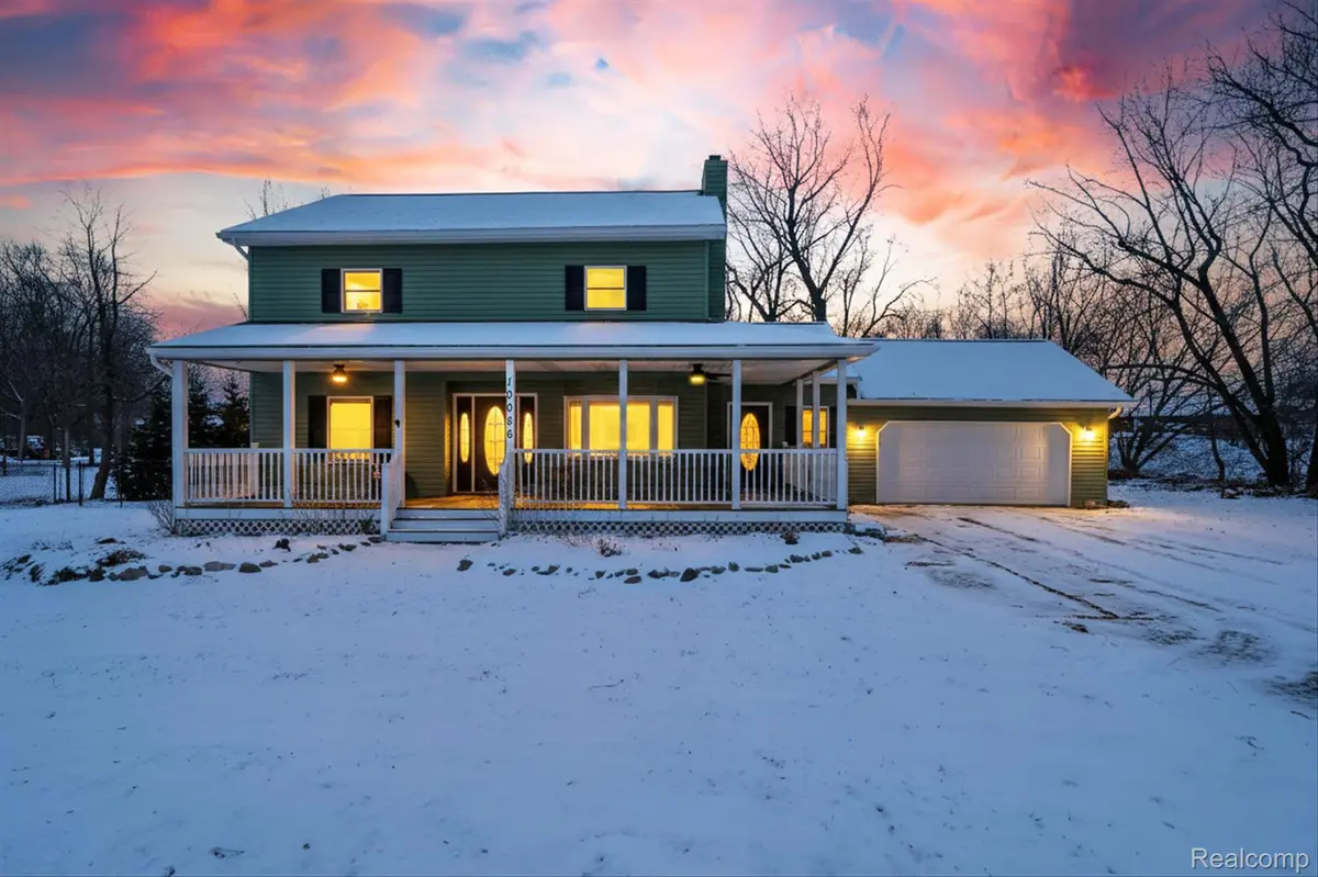 10086 Oakhill RD, Springfield Charter Township, MI 48442
