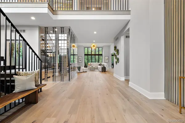 3268 Willis DR, Oakland Charter Township, MI 48306