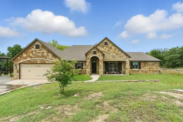 565 Ridgeway Drive, Bluff Dale, TX 76433