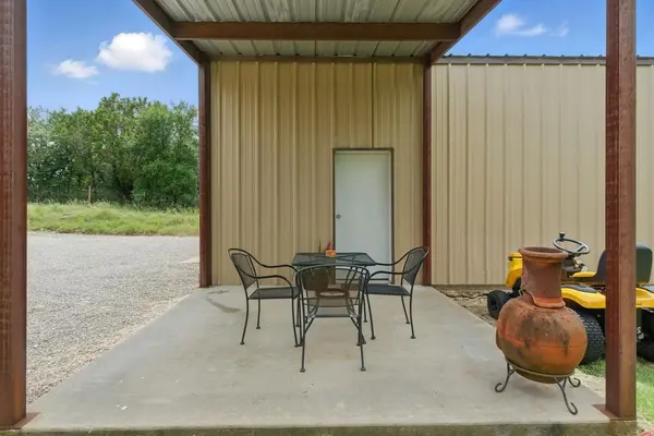 565 Ridgeway Drive, Bluff Dale, TX 76433