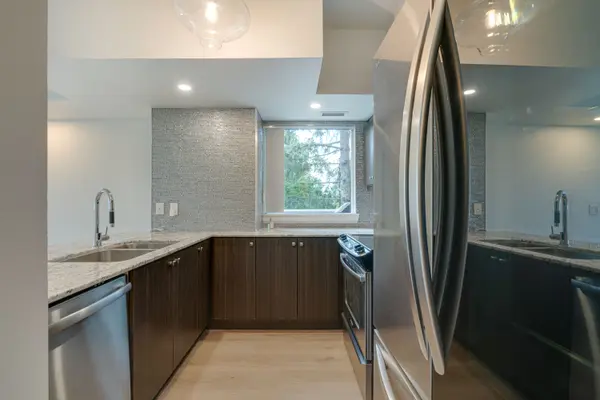 8302 Islington AVE #302, Vaughan, ON L4L 0E6