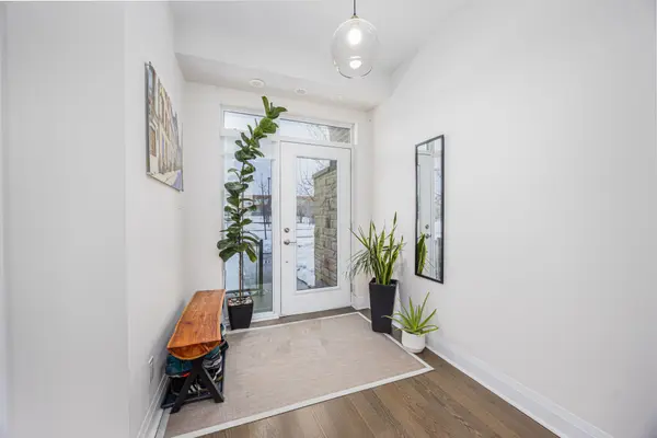 90 Little Creek RD #4, Mississauga, ON L5R 0E9