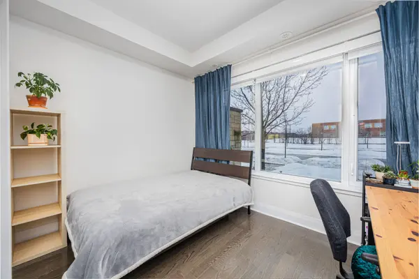 90 Little Creek RD #4, Mississauga, ON L5R 0E9