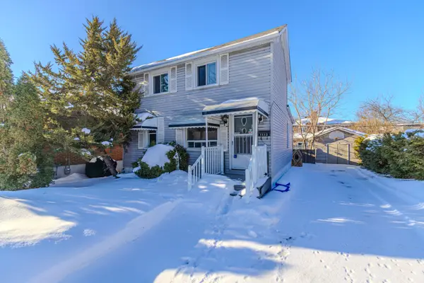 1413 Chatelain AVE, Carlington - Central Park, ON K1Z 8A9