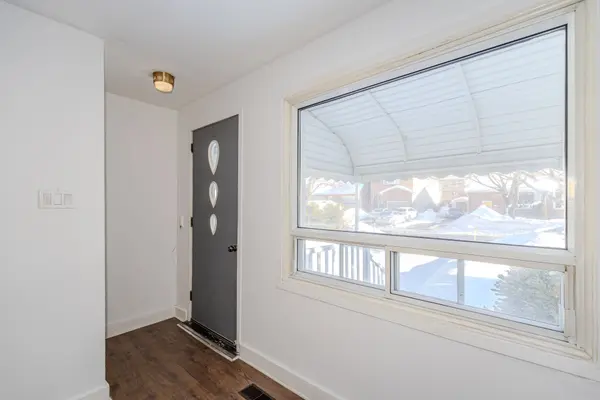 1413 Chatelain AVE, Carlington - Central Park, ON K1Z 8A9