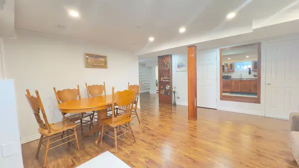 1234 Maple Ridge DR, Pickering, ON L1X 1A5