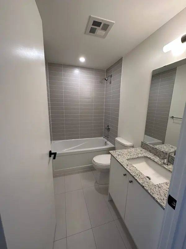 345 Wheat Boom DR #409, Oakville, ON L6H 7X4