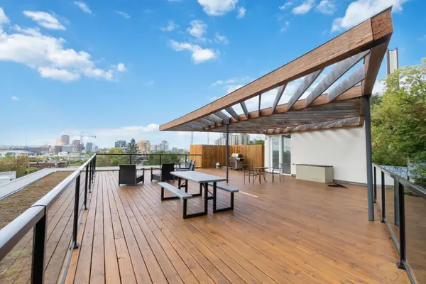 22 Perkins ST #305, West Centre Town, ON K1R 7G5