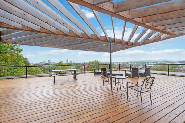 22 Perkins ST #305, West Centre Town, ON K1R 7G5