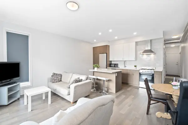 22 Perkins ST #305, West Centre Town, ON K1R 7G5