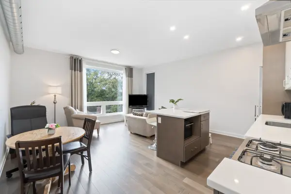 22 Perkins ST #305, West Centre Town, ON K1R 7G5