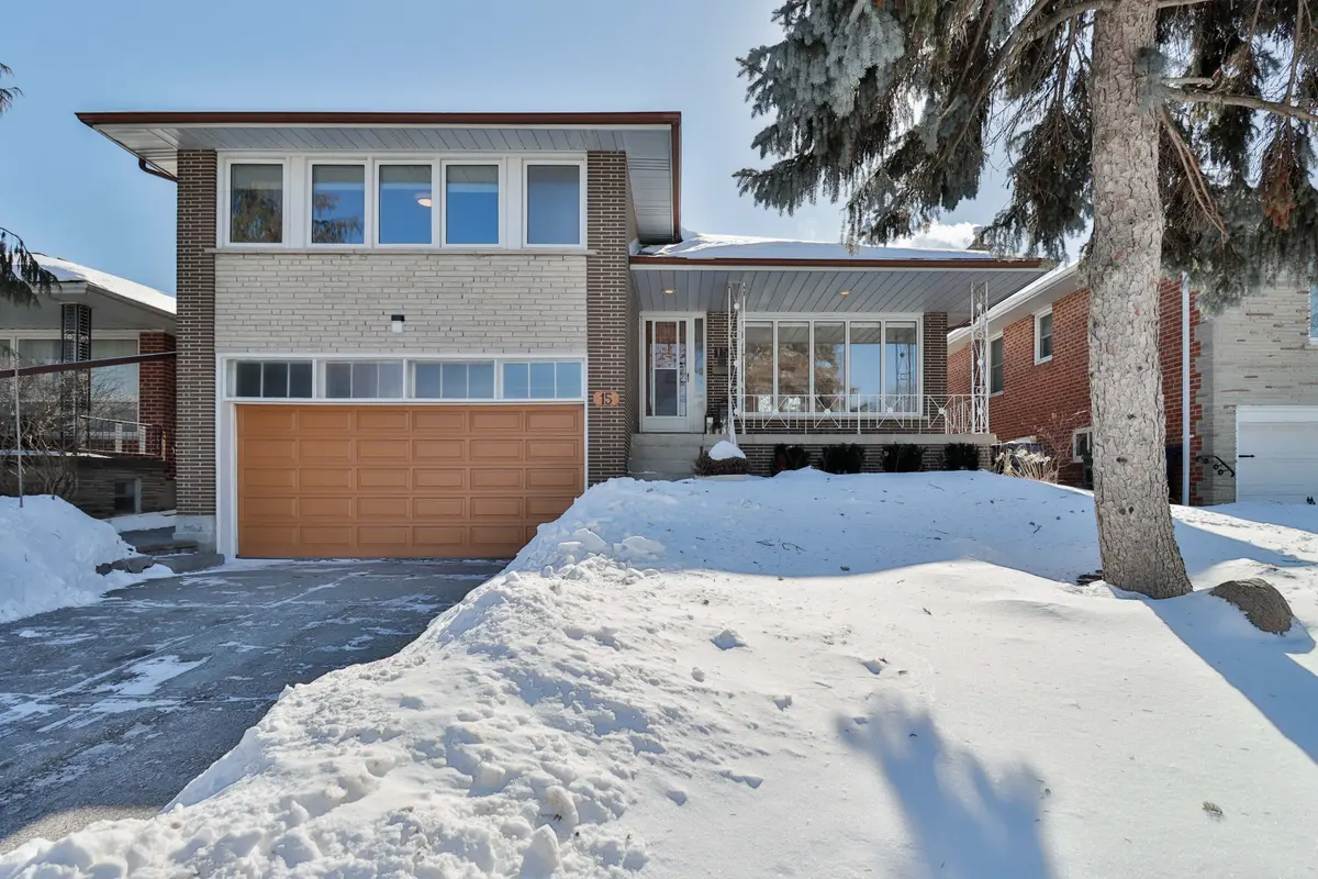 15 Manorhampton DR, Toronto W09, ON M9P 1E1