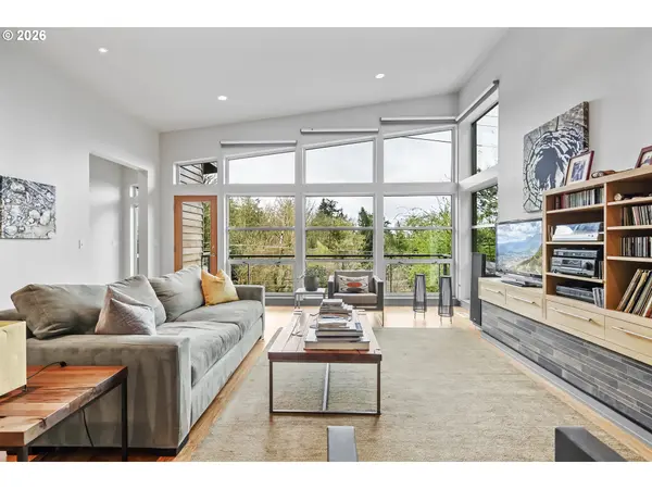 3741 SW Sweetbriar DR, Portland, OR 97221