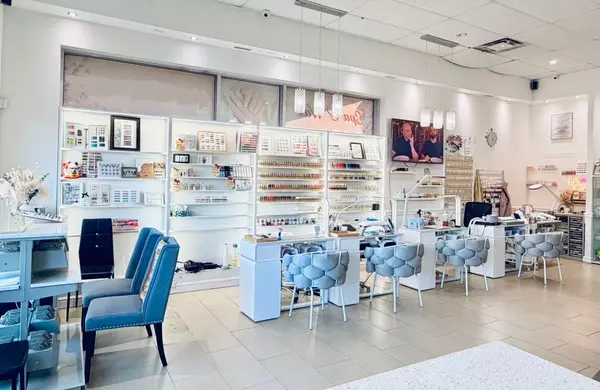 125 Pedersen DR #C1, Aurora, ON L4G 0E3