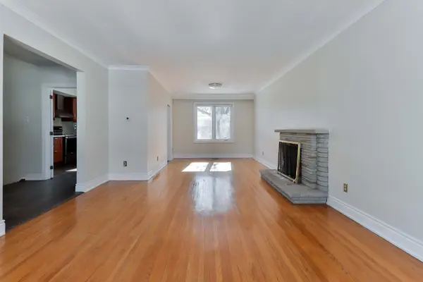 15 Manorhampton DR, Toronto W09, ON M9P 1E1