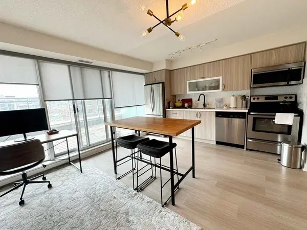 100 Western Battery RD #605, Toronto C01, ON M6K 3S2