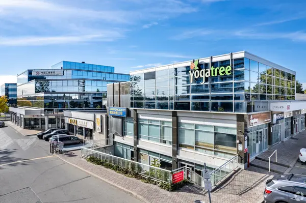 350 Highway 7 AVE E #304, Richmond Hill, ON L4B 3N2