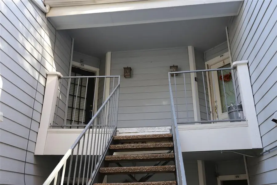 3406 Country Club Drive W #272, Irving, TX 75038