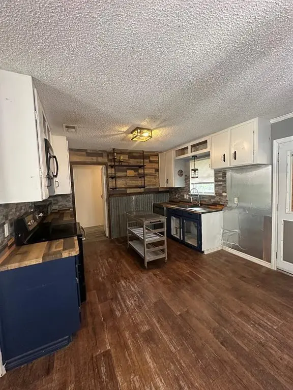 1052 CR 1495, Emory, TX 75440