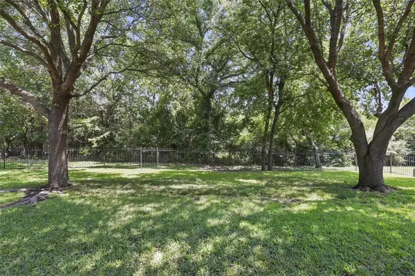 Benbrook, TX 76126,8974 Ranch Bluff Court