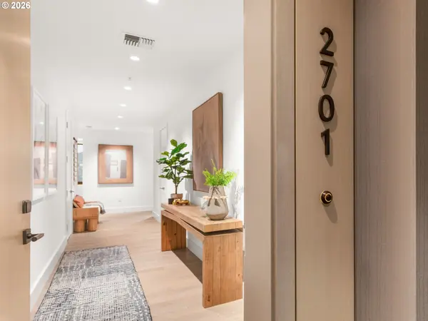 550 SW 10TH AVE #2201, Portland, OR 97205