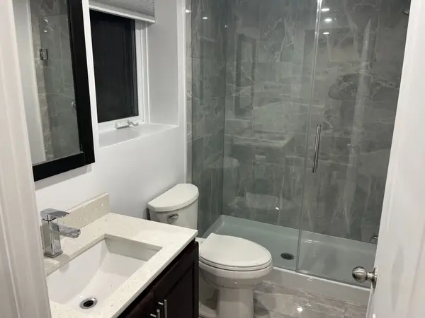 1394 Largo CRES #Lower, Oshawa, ON L1G 7E5