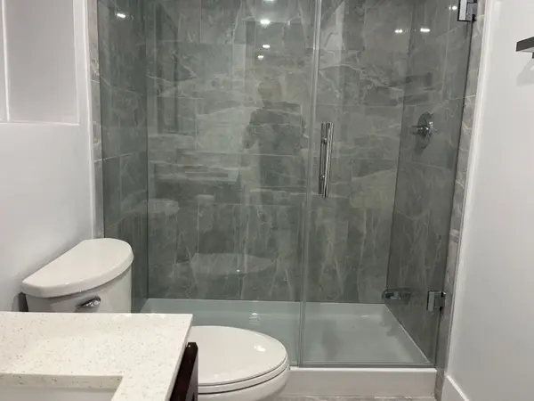 1394 Largo CRES #Lower, Oshawa, ON L1G 7E5