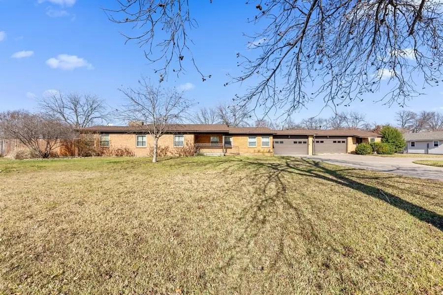 8312 Llano Avenue, Benbrook, TX 76116