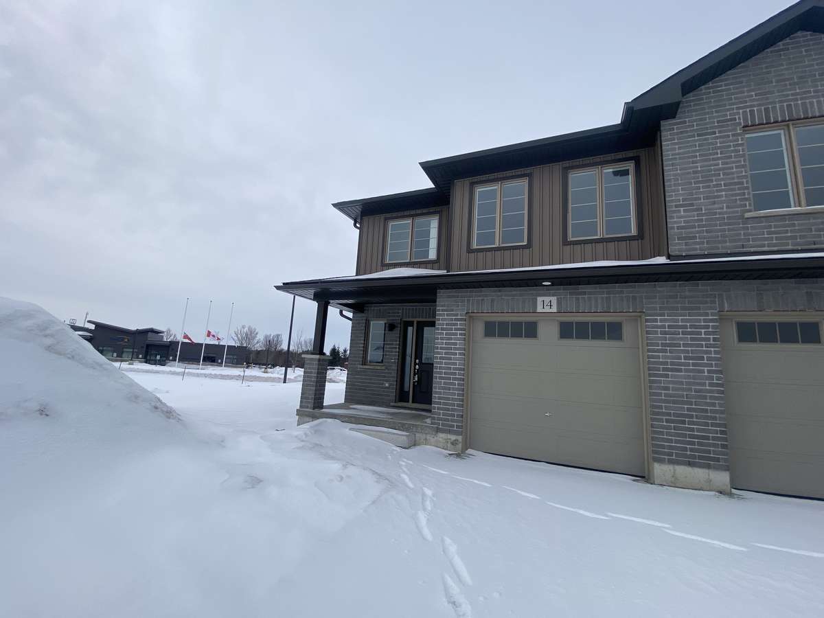 14 Strath CRES, Springwater, ON L0L 1P0