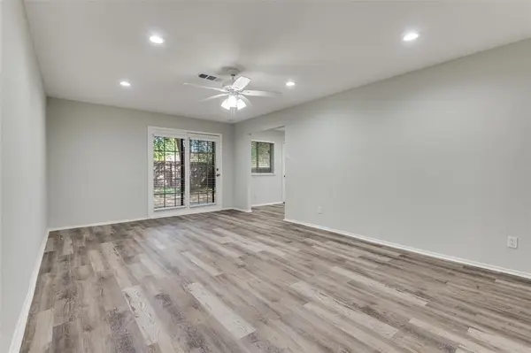 1902 Glenwick Lane, Irving, TX 75060