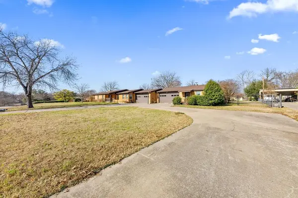 8312 Llano Avenue, Benbrook, TX 76116